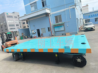 18吨重型金年会（中国） 四个转盘工具拖车3I.jpg