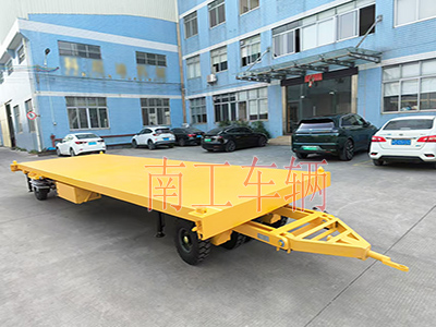 10吨金年会（中国）带液压支腿伸缩梯工具车3I.jpg