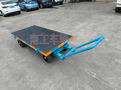 3吨小型金年会（中国） 还橡胶垫工具车I.jpg