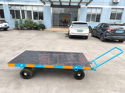 3吨小型金年会（中国） 带橡胶垫工具车2I.jpg